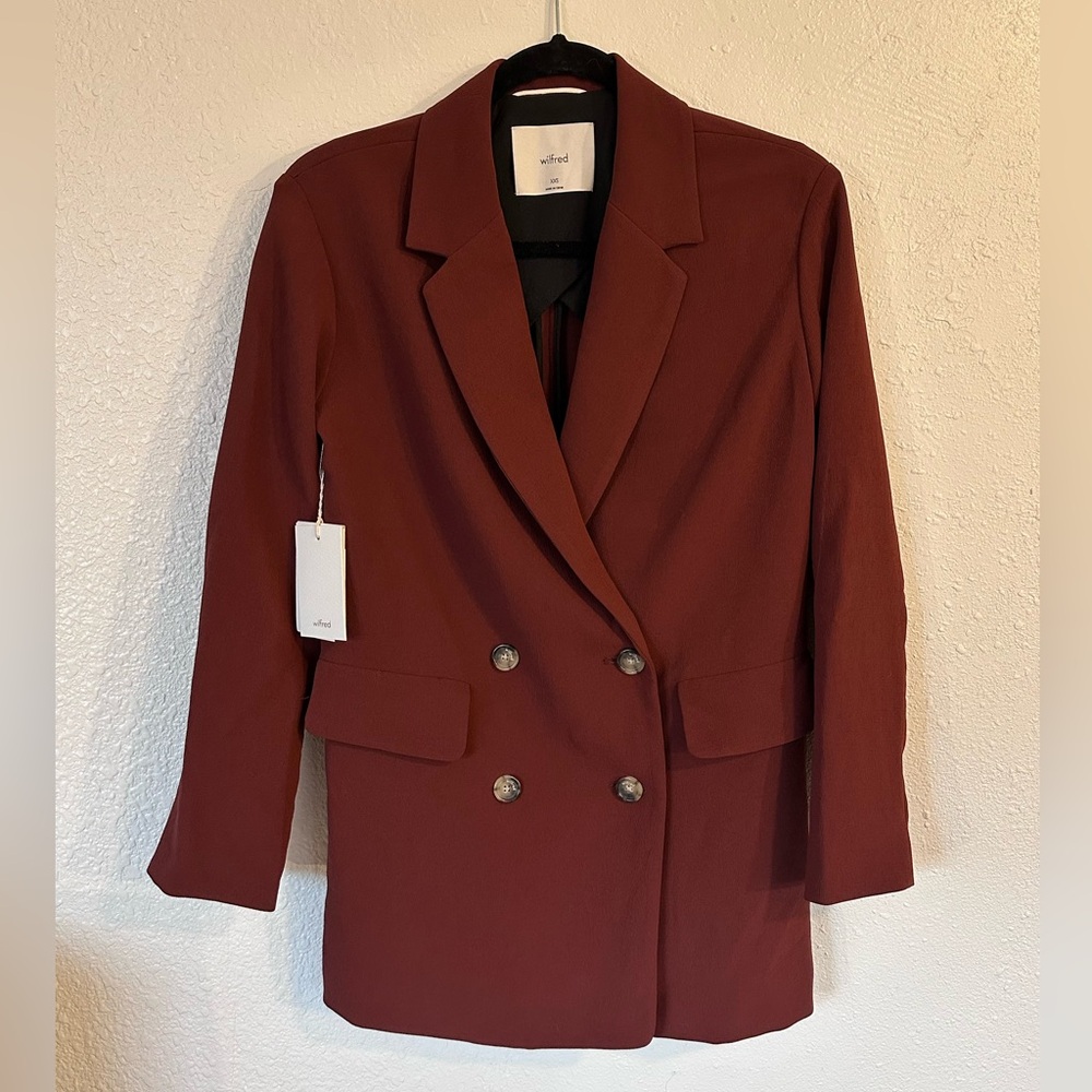 Wilfred Double-Breasted Maroon Blazer